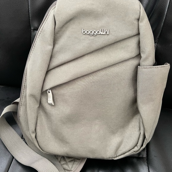 Baggallini Taupe/Gray Medium Backpack - Picture 1 of 5